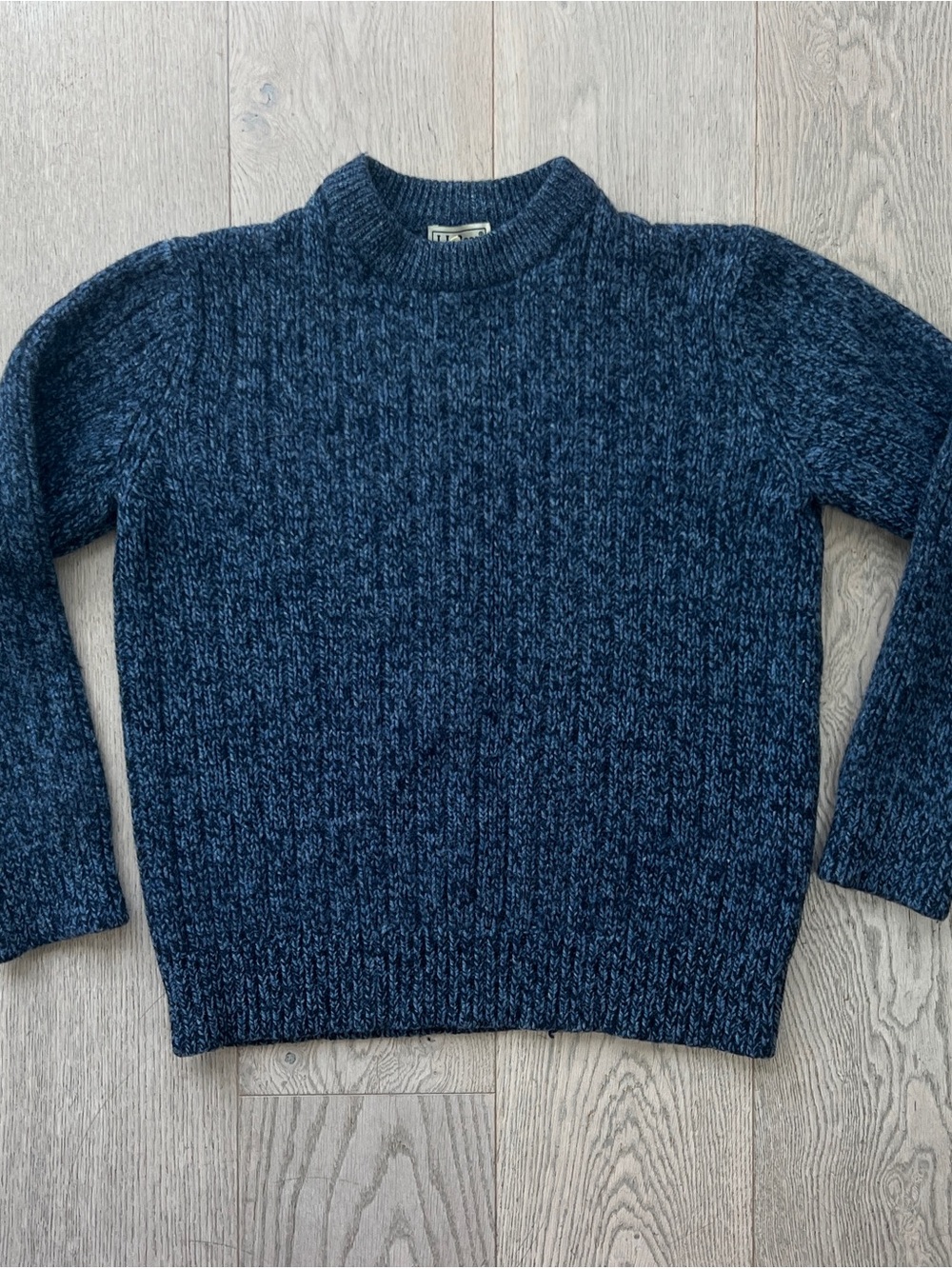 L.L. Bean Vintage Lambswool Crewneck Sweater in Blue Size M